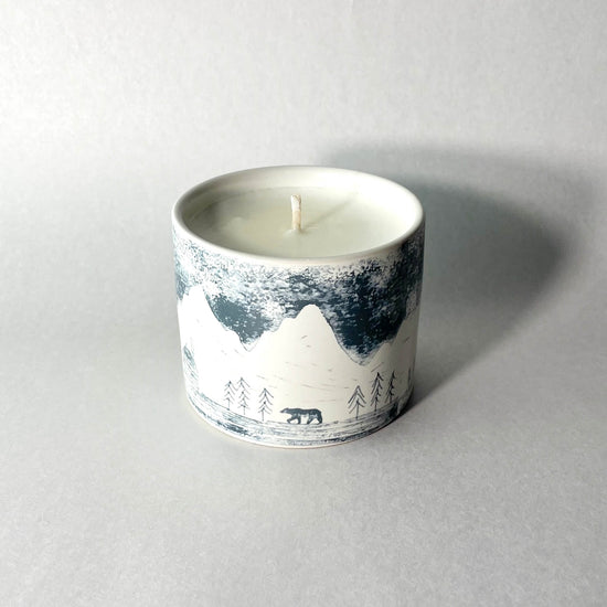 Load image into Gallery viewer, Spark Candles Presents the Black Bear Scented Premium Soy Candle with the Sultry Mix of Frankincense, Myrrh, and Oud 
