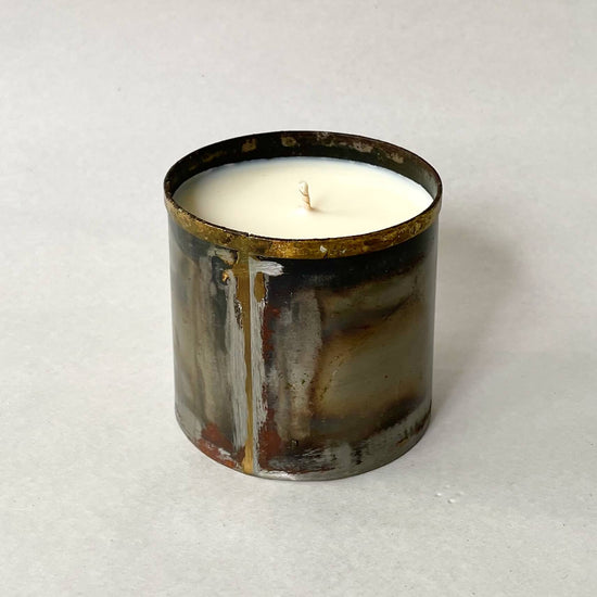 Load image into Gallery viewer, Wood Premium Candle - Spark Candles
